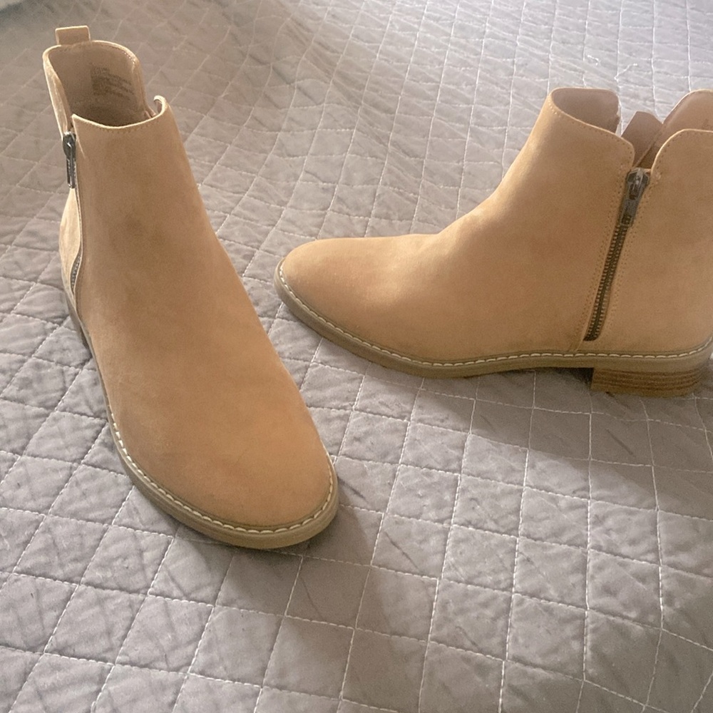Size 10 ankle zip up boots